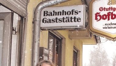 Vera Vogt ist traurig: Nach 32 Jahren muss sie ihren Kiosk schließen. Vera Vogt ist traurig: Nach 32 Jahren muss sie ihren Kiosk schließen.