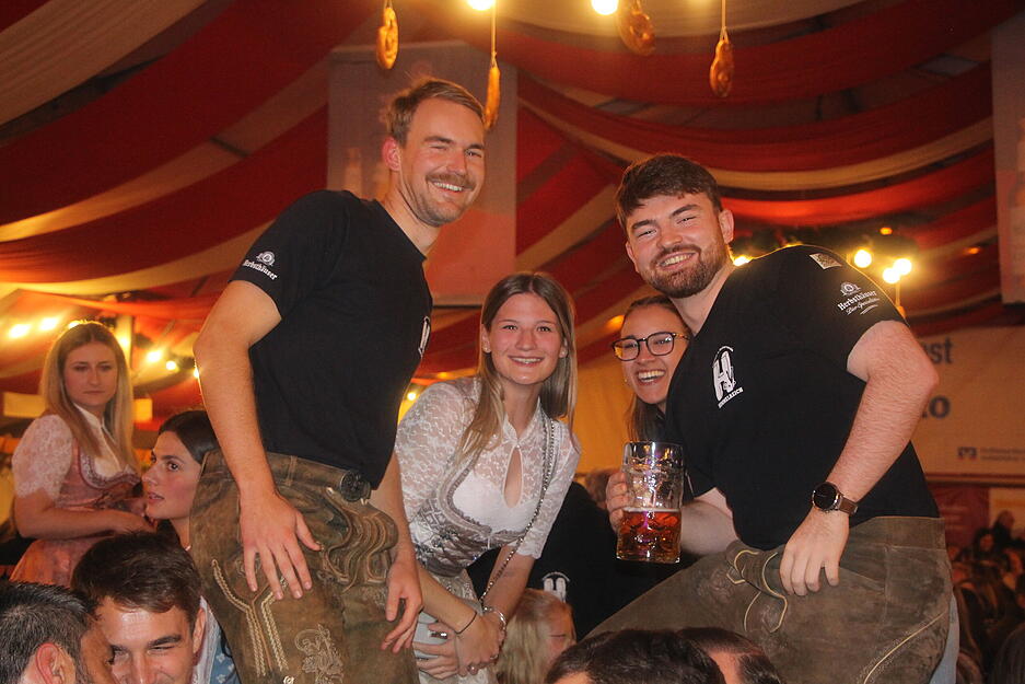 Beste Stimmung zum Auftakt des viertägigen Volksfestes in Mulfingen.