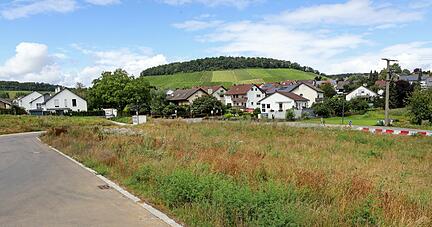In diesem Bereich in den "Salmannsäckern III" in Gellmersbach soll unter anderem bezahlbarer Mietwohnraum entstehen. Die Stadt hat das Areal zu einem entsprechenden Preis verkauft.
Foto: Ralf Seidel