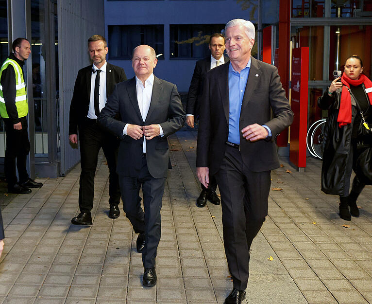 90 Minuten stellte sich Kanzler Olaf Scholz (links) beim Stimme-Wahlcheck in Heilbronn den Fragen von Chefredakteur Uwe Ralf Heer (rechts).