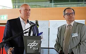 Patrick Dufour, Geschäftsführer der WFG (links), mit Martin Eggstein, Leiter der Wasserstoffaktivitäten beim Land.