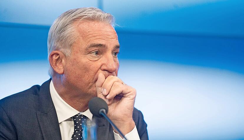 Baden-Württembergs Innenminister Thomas Strobl (CDU) sieht sich aktuell heftiger Kritik der Opposition im Landtag ausgesetzt.
Foto: dpa
