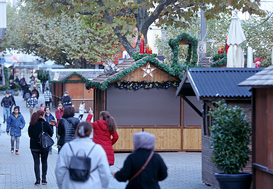 Aufbau Weihnachtsmarkt Heilbronn