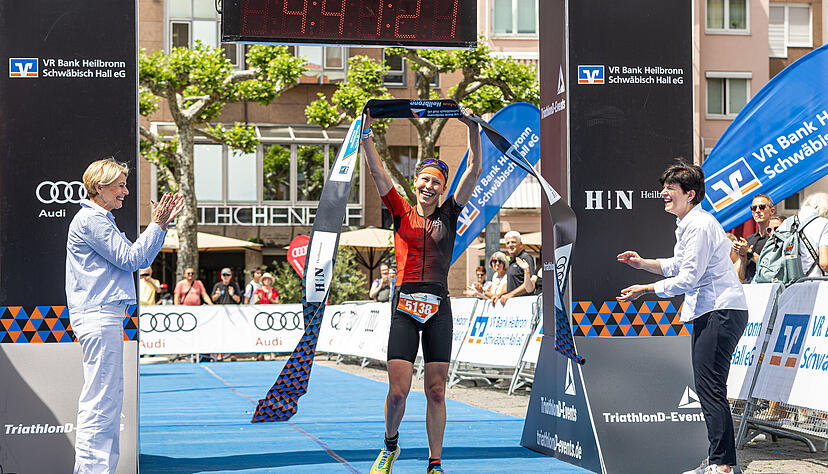 Eleisa Haag gewinnt die Deutsche Triathlon Meisterschaft in Heilbronn