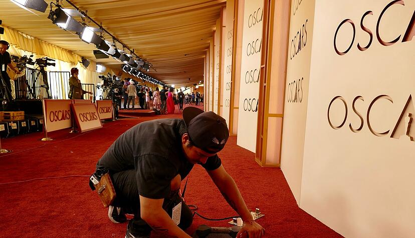 Vor Hollywoods gro&szlig;er Nacht werden noch schnell letzte Handgriffe vorgenommen.