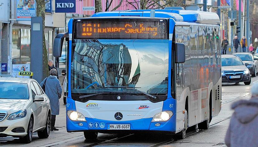 Um den öffentlichen Personennahverkehr zu verbessern, planen die Heilbronner Stadtwerke unter anderem die Anschaffung neuer Busse. Um den öffentlichen Personennahverkehr zu verbessern, planen die Heilbronner Stadtwerke unter anderem die Anschaffung neuer Busse.