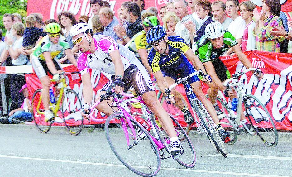 Coca-Cola-Trophy 1999: die Radsportler sausen vorbei.