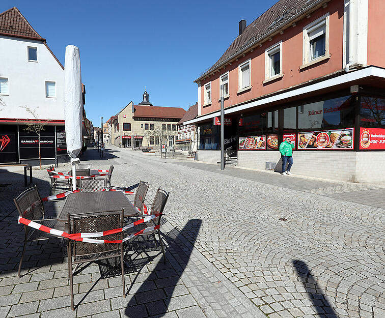 Leere Straßen und Plätze in Zeiten von Corona Leere Straßen und Plätze in Zeiten von Corona