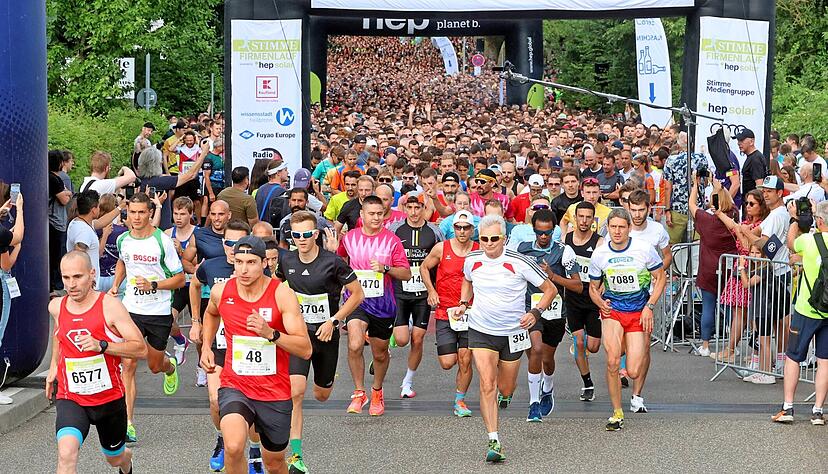 Tausende Sportler sind beim Stimme-Firmenlauf dabei. Tausende Sportler sind beim Stimme-Firmenlauf dabei.