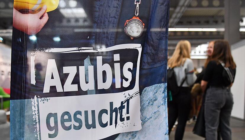 Viele Betriebe suchen Azubis, nicht &uuml;berall ist die Bezahlung attraktiv.