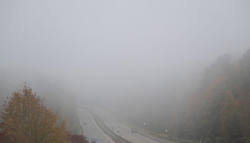 Der Deutsche Wetterdienst kündigt ruhiges Herbstwetter an - mit Nebel. (Archiv) Der Deutsche Wetterdienst kündigt ruhiges Herbstwetter an - mit Nebel. (Archiv)