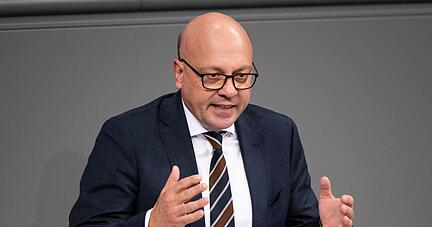 CDU-Politiker Alexander Throm fordert eine Begrenzung für die Zahl der Asylanträge in Deutschland.