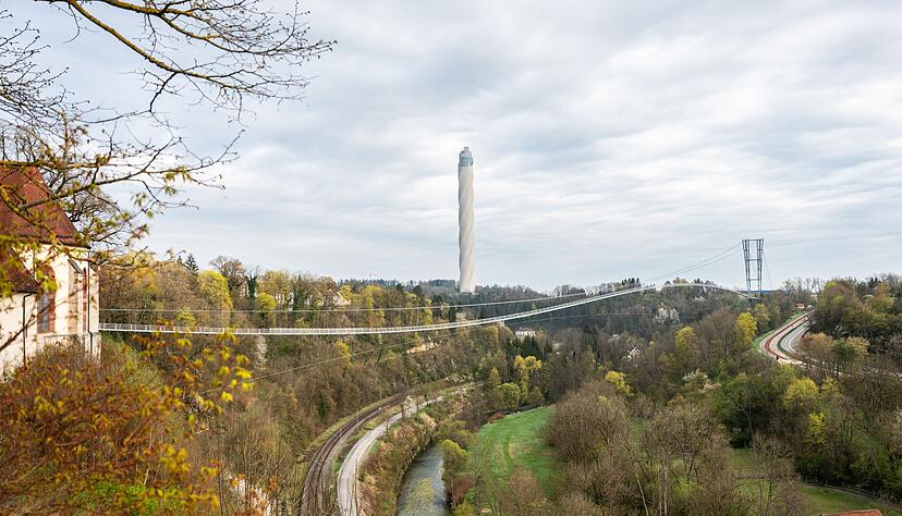 606 Meter ist die Br&uuml;cke lang.