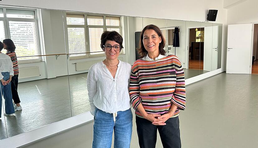 In einem der Tanzsäle der Steps Tanzschule in Heilbronn: Die Leiterinnen Susanne Leute (rechts) und Iris Joachim.