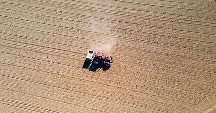 Der Ukraine-Krieg l&auml;sst D&uuml;nger knapp und teuer werden.