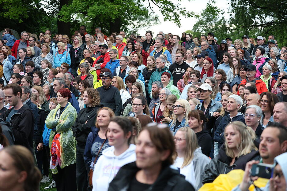 Tausende Fans haben sich am Freitag im Heilbronner Wertwiesenpark versammelt.