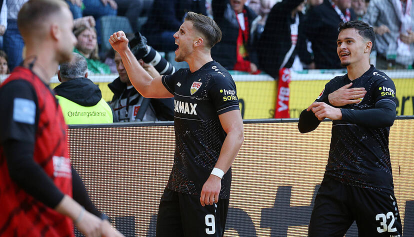 Ermedin Demirovic (l.) trifft doppelt für den VfB Stuttgart beim Sieg in Mönchengladbach. Beide Tore werden von Fabian Rieder vorbereitet.