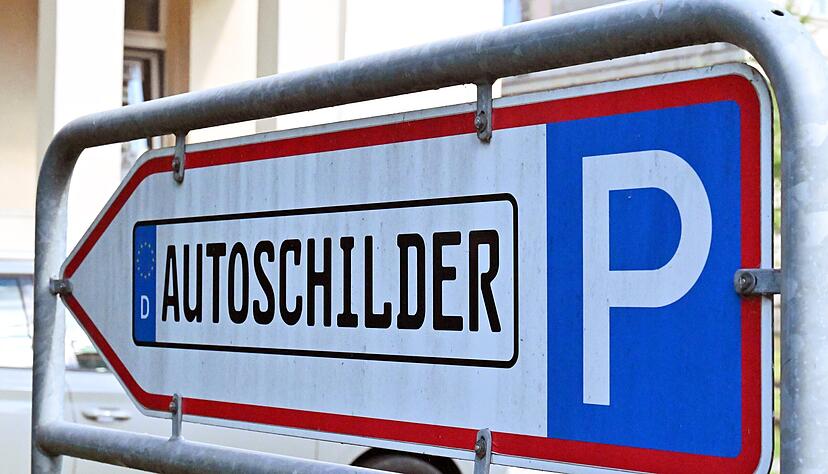 Eine Frage der Ortsverbundenheit: Immer mehr Kommunen wollen ihre alten Nummernschilder zur&uuml;ckhaben oder neue mit lokalem Bezug einf&uuml;hren.