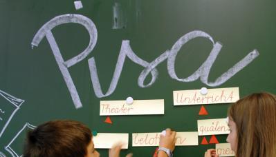 Laut PISA-Studie entscheidet die soziale Herkunft immer stärker über den Schulerfolg (PISA-Symbolbild). Laut PISA-Studie entscheidet die soziale Herkunft immer stärker über den Schulerfolg (PISA-Symbolbild).