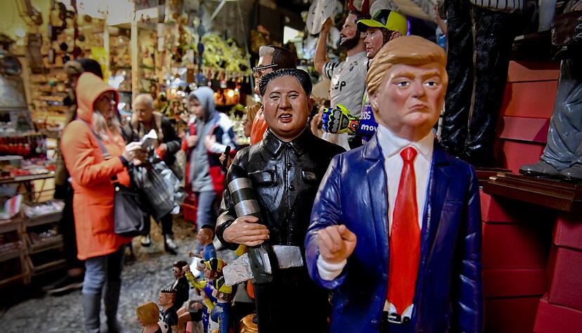 US-Pr&auml;sident Donald Trump und Nordkoreas Machthaber Kim Jong Un in Neapel als Krippenfigur. (Archivbild)