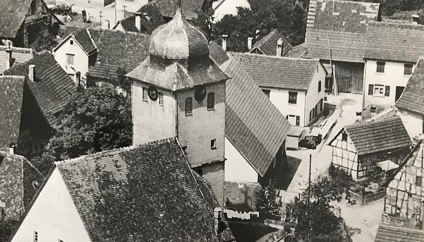 Weder in deutschen noch in amerikanischen Archiven gibt es Fotos aus der Kriegszeit in Heinriet und Vorhof. Die Aufnahme zeigt Unterheinriet 1956.