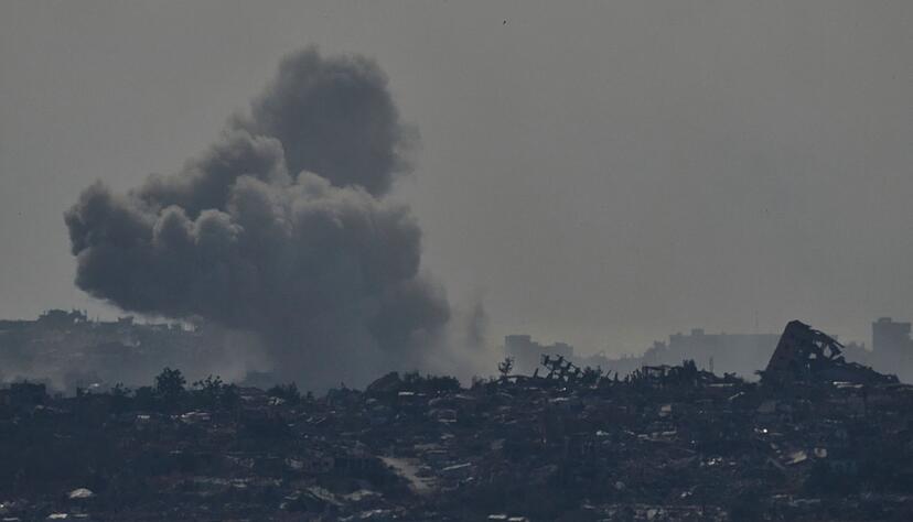 Israel hat erneut Dutzende Angriffe auf den Gazastreifen geflogen.