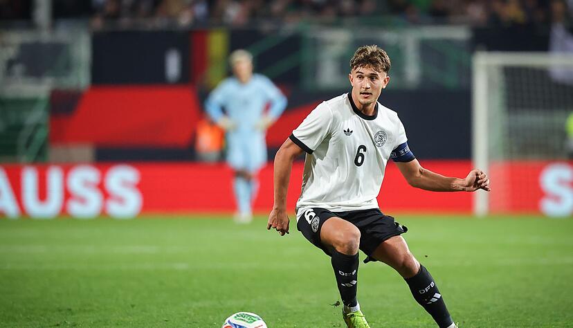 Kapitän Bischof strebt mit der U21 einen Sieg in Athen an. (Archivbild) Kapitän Bischof strebt mit der U21 einen Sieg in Athen an. (Archivbild)