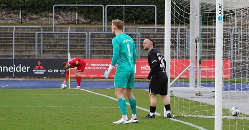 Zahlreiche vergebene Torchancen und zwei individuelle Fehler kosten den VfR Heilbronn gegen Rottenburg wichtige drei Punkte. Zahlreiche vergebene Torchancen und zwei individuelle Fehler kosten den VfR Heilbronn gegen Rottenburg wichtige drei Punkte.