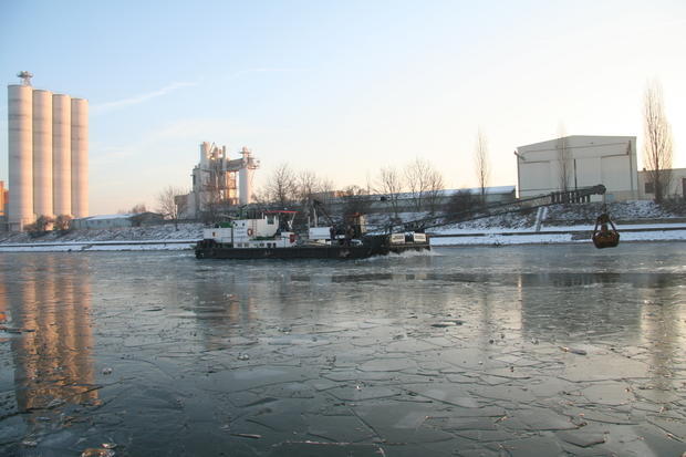 Eisbrecher auf dem Neckar