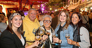 Weindorf Heilbronn mit strahlenden Gesichtern: bei Besuchern und Beschickern.
