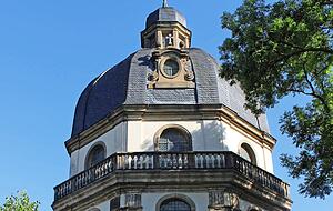 Ein Kleinod ist die Kapelle auf dem Kreuzberg, die vor 300 Jahren eingeweiht wurde. Von dort oben haben Besucher auch einen tollen Ausblick aufs Kloster.