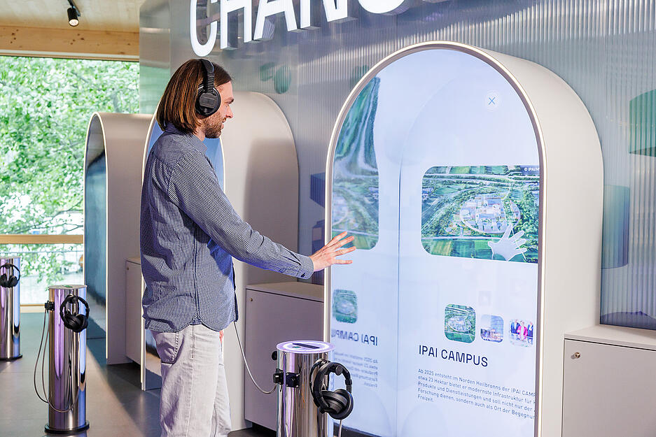 Im KI-Pavillon der experimenta wird das Thema KI interaktiv erlebbar.