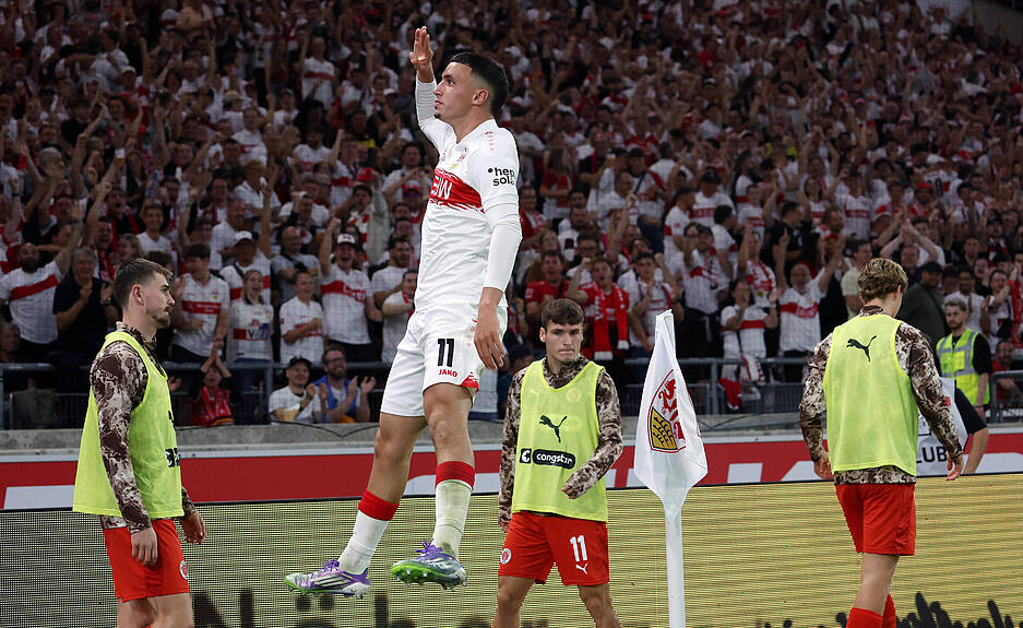 Bilal El Khannouss: Der Nationalspieler Marokkos agierte in seinem zweiten Ligaspiel für den VfB Stuttgart wieder auf der Spielmacherposition. Premierentor in der 50. Minute. Cool vollstreckt im Strafraum. Er war ein Aktivposten. Note 2,5