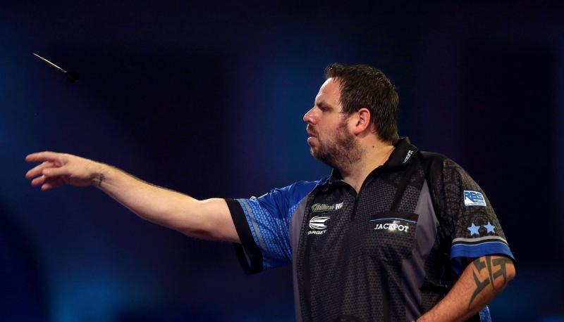 Adrian Lewis lag 2:0 und 3:1 in S&auml;tzen vorn.