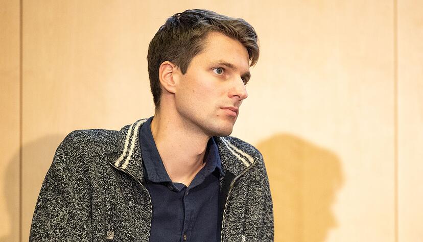 Dario Minden, Leiter der Fanabteilung der Eintracht, hat kein Verständnis für den Ausschluss der Frankfurter Anhänger. (Archivbild)