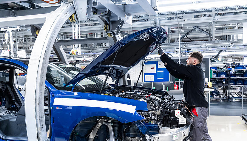 Für die 15.500 Beschäftigten am Standort Neckarsulm ist es ein wichtiges Signal, dass die neuen Modelle bei den Kundinnen und Kunden gut ankommen. Für die 15.500 Beschäftigten am Standort Neckarsulm ist es ein wichtiges Signal, dass die neuen Modelle bei den Kundinnen und Kunden gut ankommen.