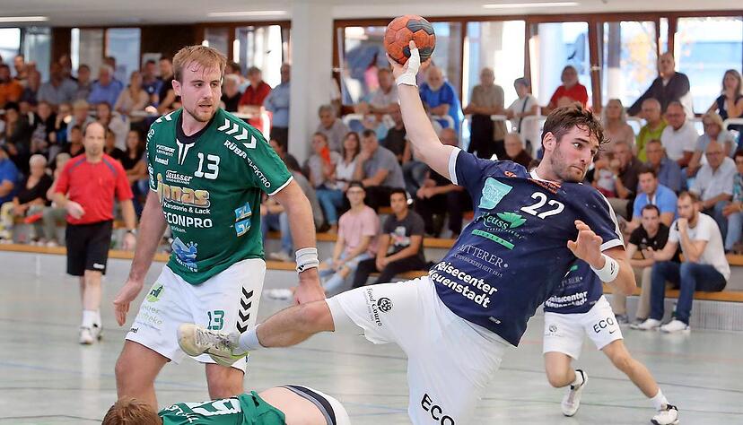 Yannick Guldi holt aus, doch der große Wurf wollte der SG Degmarn-Oedheim gegen die Nachbarn aus Flein nicht gelingen.
Foto: Andreas Veigel