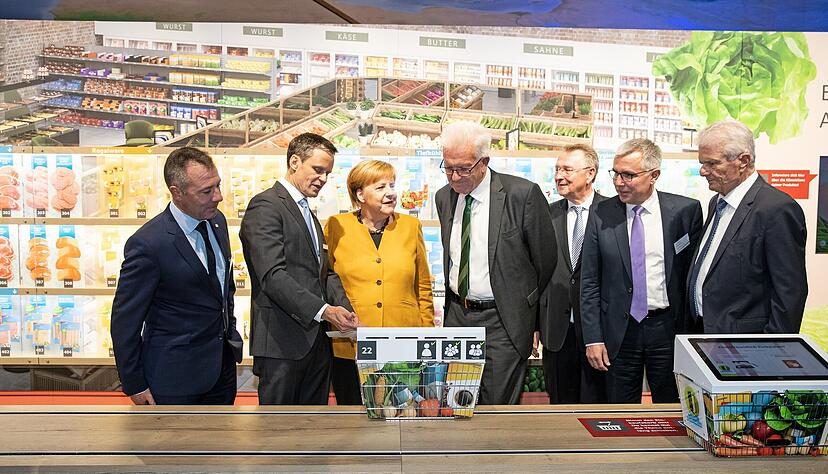 Die Klimaarena in Sinsheim: Für Kanzlerin Angela Merkel ein „greifbares Projekt mit aufrüttelnden Botschaften“.