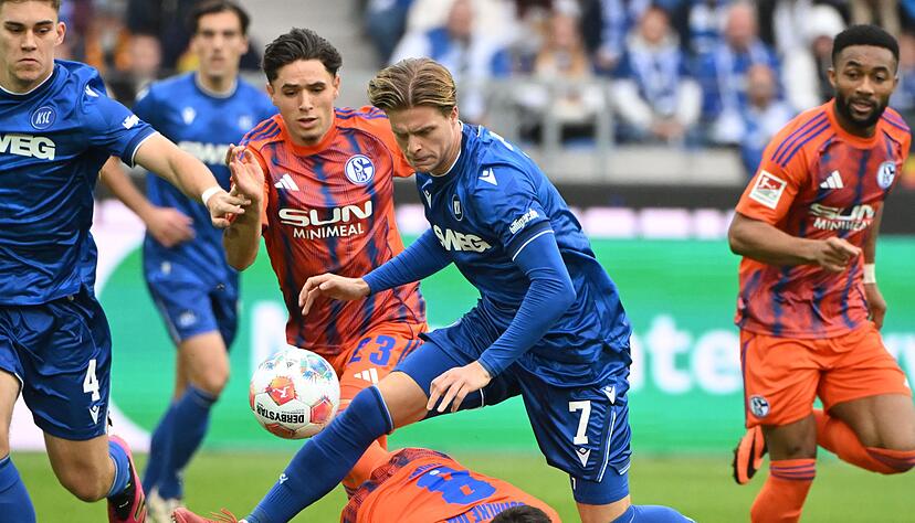 Das Heimspiel gegen Schalke gewann der KSC mit Dzenis Burnic (oben) mit 2:1. (Archivbild)