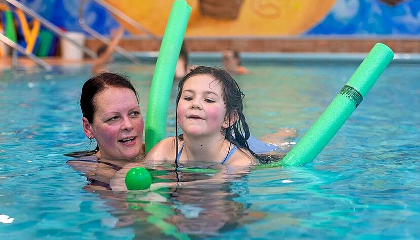 Die Stiftung Schwimmente in Neckarsulm bietet viele Schwimmkurse an.