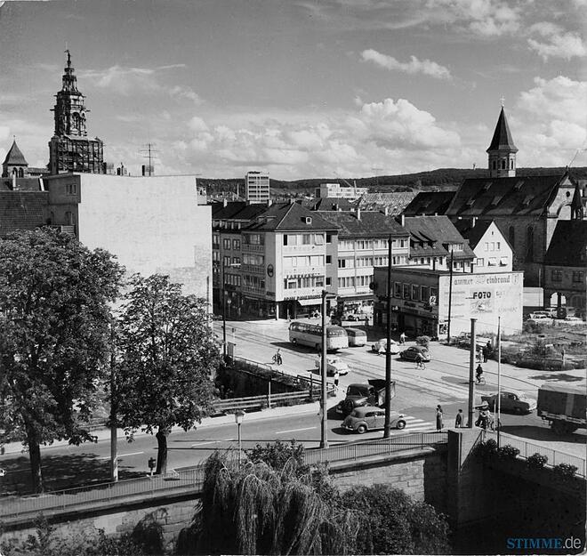 1960 befasst sich Heilbronn mit der Neugestaltung der nördlichen Kaiserstraße. Ruinengrundstück und  Behelfsladenbau Ecke Kramstraße hat das Textilunternehmen C&A erworben.