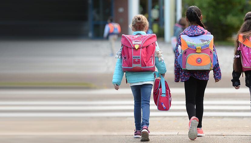 Mit den neuen Schülern kehrt ein neuer Alltag in die Schulen ein. Foto: dpa Mit den neuen Schülern kehrt ein neuer Alltag in die Schulen ein. Foto: dpa