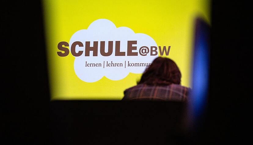 Eine Pr&auml;sentation mit dem Titel &laquo;Schule@BW&raquo; ist im Landtag von Baden-W&uuml;rttemberg zu sehen.