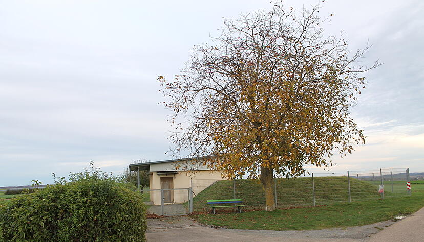 Das neue Wasserwerk wird sich auf Langenbrettacher Gemarkung befinden, dort, wo derzeit noch der Hochbehälter Hundstütze zu sehen ist.
Foto: D aniel Hagmann