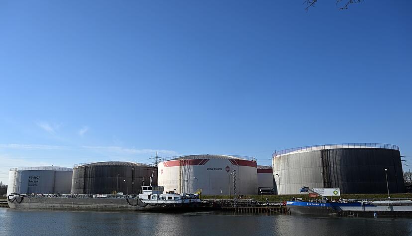 Ihre strategischen &Ouml;lreserven geben Volkswirtschaften jeweils in Krisensituationen frei, um den &Ouml;lmarkt zu stabilisieren oder auf Versorgungsengp&auml;sse zu reagieren. (Archivbild)