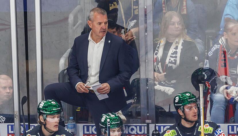 Trainer Serge Aubin kassiert mit den Eisbären Berlin die vierte Niederlage in Folge.