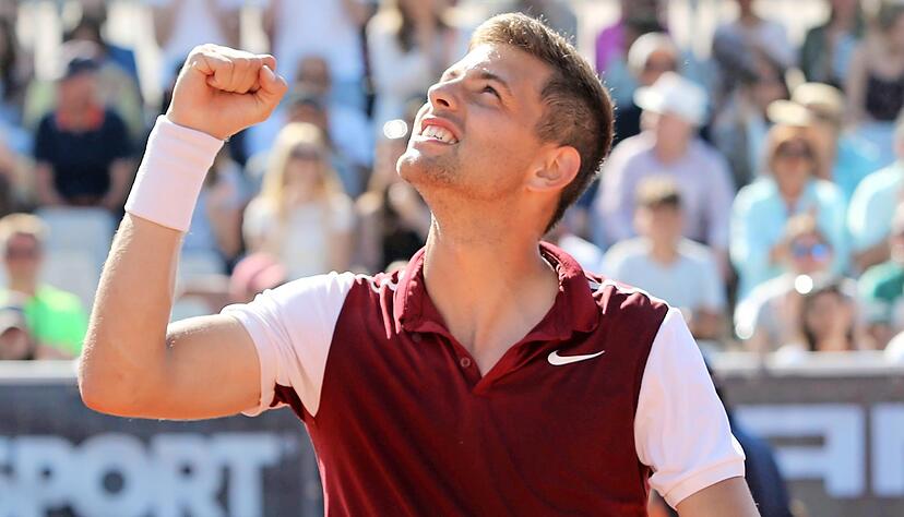 Filip Krajinovic jubelte 2017 &uuml;ber den Turniersieg in Heilbronn. In der Weltrangliste ist der Serbe zu weit nach oben geklettert, um den Titel zu verteidigen. Foto: Archiv/Veigel