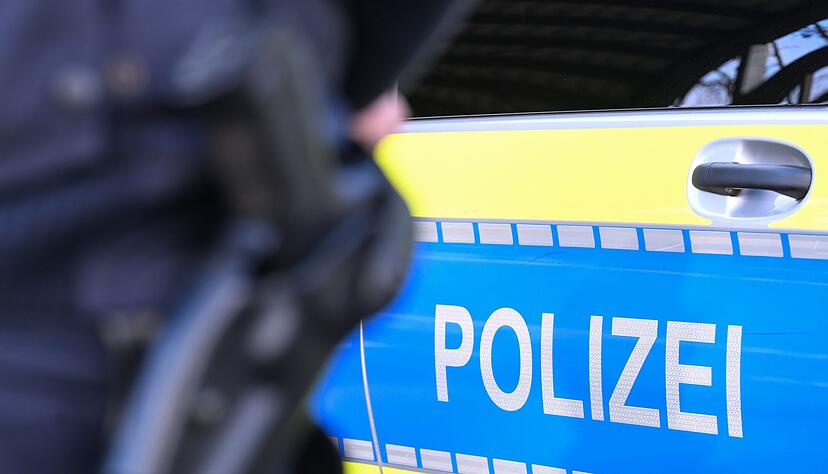Die Polizei war am Morgen in drei Bundesländern im Einsatz. (Symbolbild)