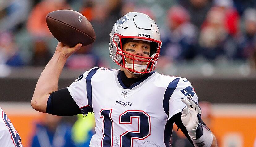 Brady spielte die längste Zeit seiner Karriere in New England und holte mit den Patriots sechs Super Bowls. Brady spielte die längste Zeit seiner Karriere in New England und holte mit den Patriots sechs Super Bowls.
