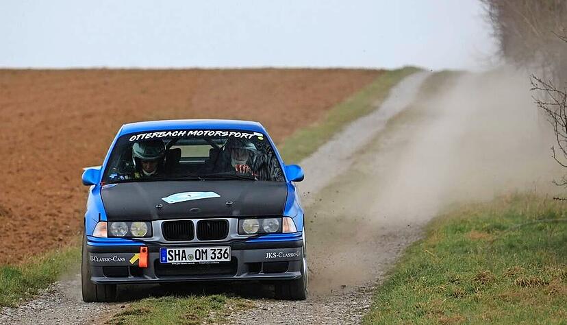 Titelverteidiger Kai Otterbach startet nicht mehr mit einem BMW E36 M3, sondern mit einem Ford Fiesta S2000 − diesmal mit Bruder Nico als Beifahrer. Titelverteidiger Kai Otterbach startet nicht mehr mit einem BMW E36 M3, sondern mit einem Ford Fiesta S2000 − diesmal mit Bruder Nico als Beifahrer.